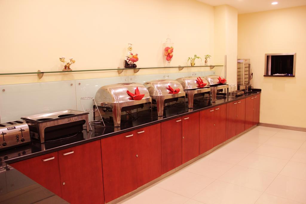 Hanting Express Wuhan Jiang Han Road Walking Street מראה חיצוני תמונה